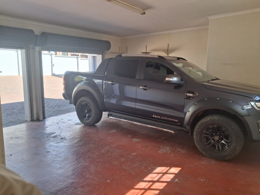 To Let 3 Bedroom Property for Rent in Pentagon Park Free State
